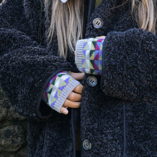POM Geometric Wrist Warmers - Grey and Plum