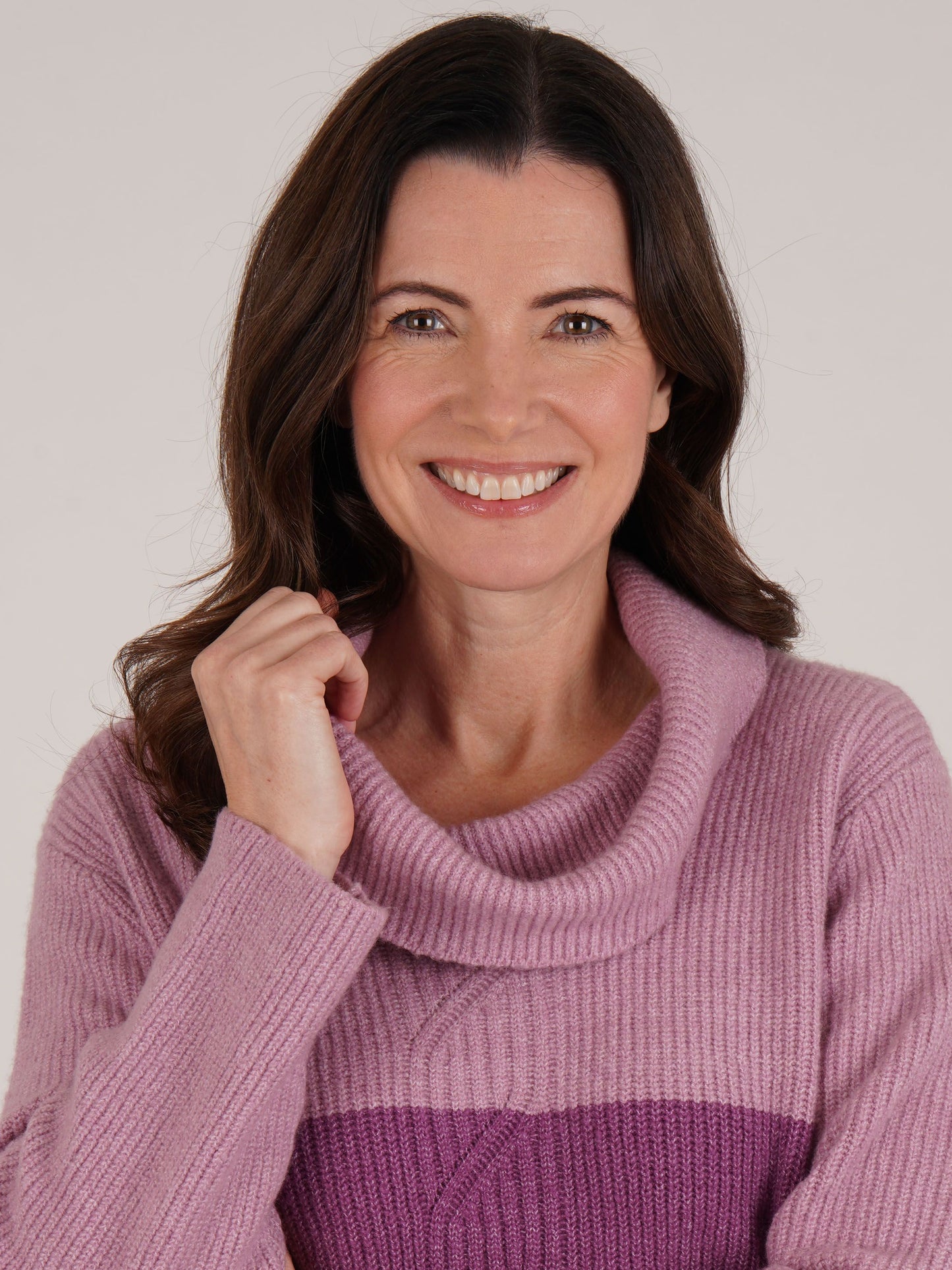 TIGI Colour Block Cable Knit Cowlneck-Hibicus