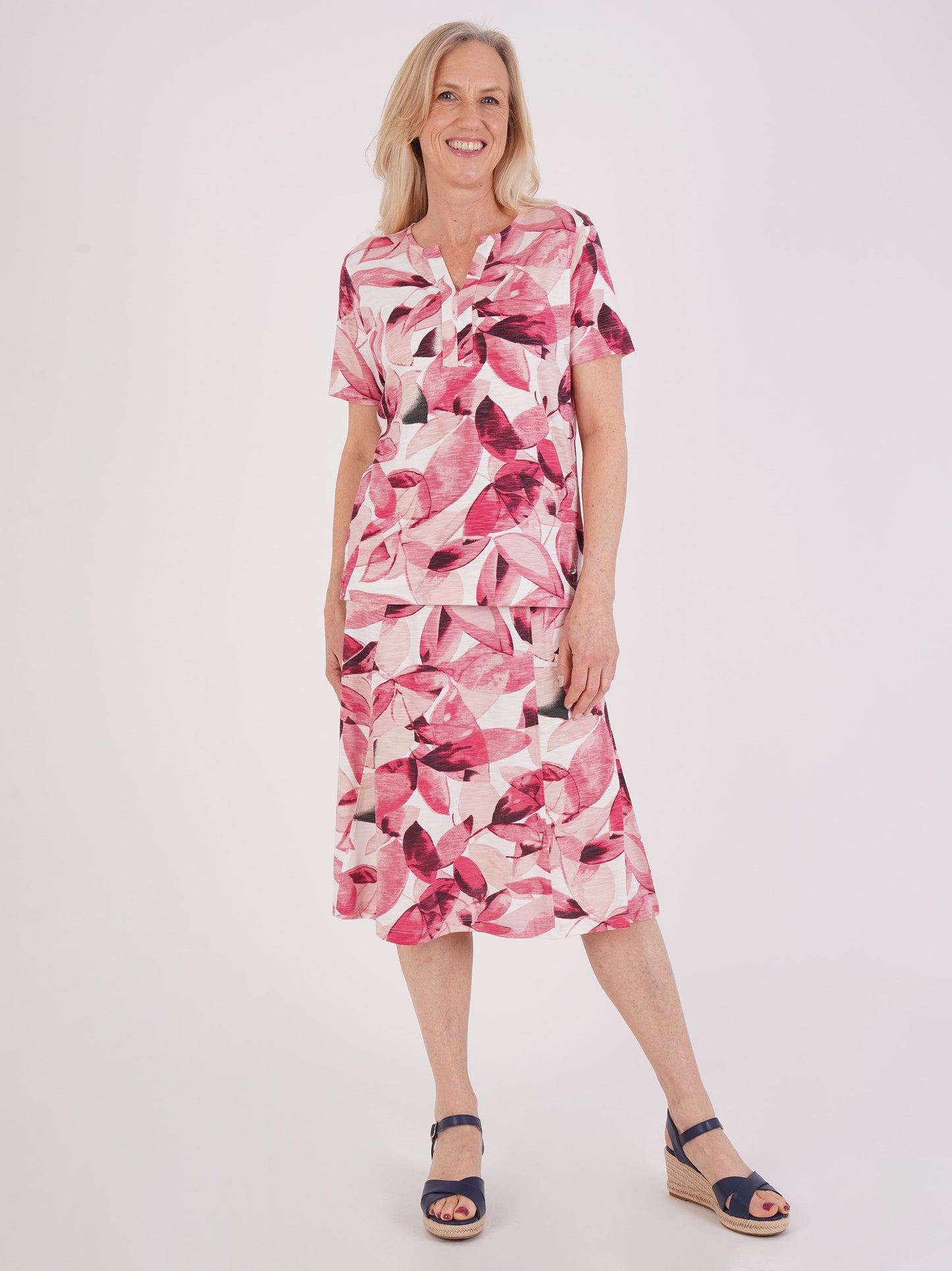 TIGI Summer Scattered Leaf Print Skirt - Short or Regular Length